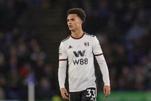 卫报：热刺有意富勒姆左后卫罗宾逊，还想签一名进攻型中场