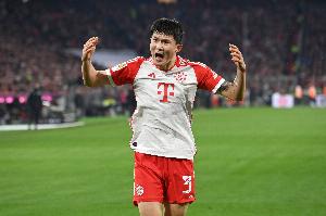 记者：金玟哉希望夺回主力位置，他愿意继续留在拜仁