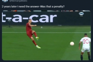 放不下！马蒂奇晒2023年欧联决赛手球争议：这是点球吗？