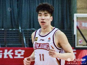 留在CBA待遇会比去西甲更好 余嘉豪：这不是钱的事