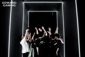 EDG拿下涅槃组首轮循环5场全胜+全是2:0横扫！LNG则0-5全败