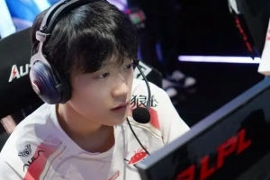 Shanks：调整是努力训练和复盘，状态不知道，反正AL回来了