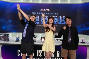 LPL官方晒照：捕捉到解说主持天团！一起来get同款打卡姿势