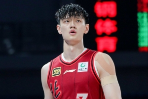 媒体人：曾凡博未来有很多不确定性 先养好伤 杨瀚森要稳扎稳打