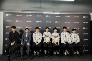 AL赛后群访 圣枪哥：队伍是朝着正确的方向前进的 要减少前期失误