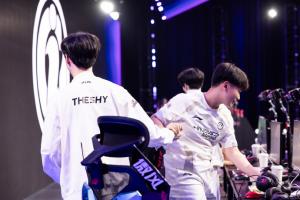 劫富济贫+虐其他？iG截止目前仅输给第一TES与倒数第一FPX两支队伍