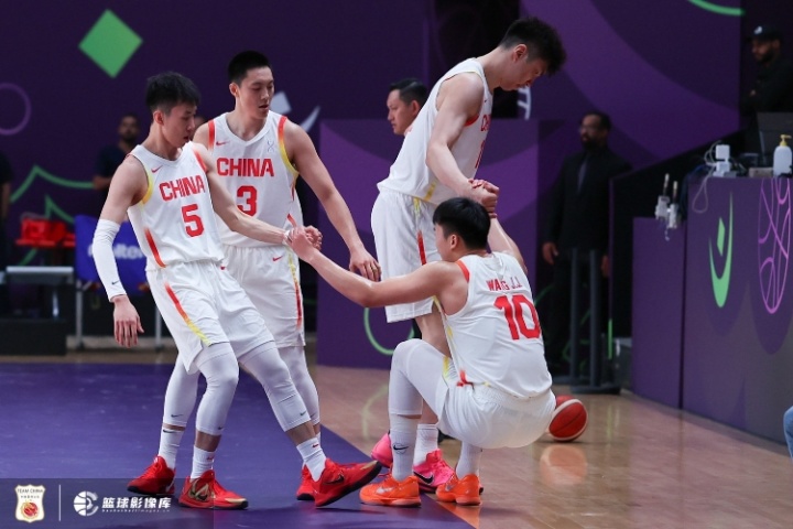 半场-中国男篮领先印度22分 胡明轩14分 胡金秋5中5 王俊杰8分