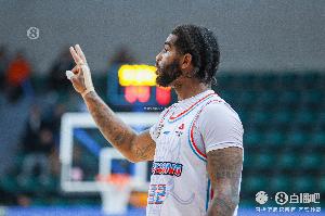 媒体人：山东男篮收到多份外援推荐资料 正对接2个CBA老熟人