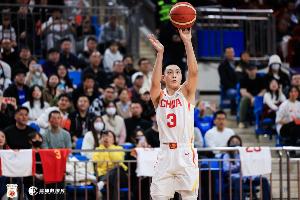 媒体人：给胡明轩多打打也能发挥作用 国家队谁状态好谁多打