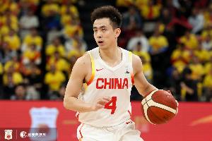 赵继伟：国家队出去聚餐一般都是队长买单 必然有一个没教练的群