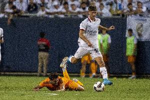 当地媒体：利贝拉里加盟卡坦萨罗终于敲定，米兰保留50%二转分成