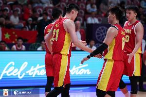 徐杰：开局我们打得非常好但不见得是好事 下半场可以先多往里攻