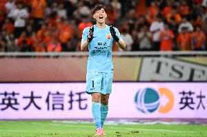 沪媒：颜骏凌神级表现像一面镜子，清晰照出了申花门将位置的短板