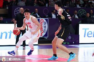 应对韩国的速度！中国男篮昨日训练中让赵嘉义李祥波练快速折返跑