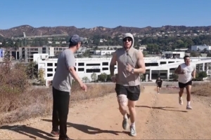 张镇麟美国康复训练动态 接受刘翔昔日对手跑山训练 肉眼可见变壮