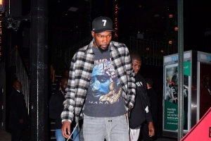 杜兰特回复网友：做个真实的人！！别发表情包 回答我的问题