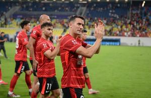 足球报：圈内人士看来，这场3-0是蓉城迈向亚洲顶级俱乐部的起点