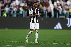 记者：尤文后卫凯利被推荐给桑德兰、水晶宫、狼队等多支英超球队