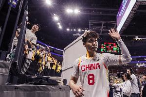 男篮队长！赵睿上半场3投2中&罚球2中2得到6分4篮板1助攻