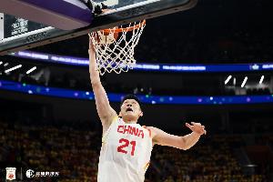 23分11板！媒体人：大秋是真正的勇士 他撑起了中国男篮的进攻端
