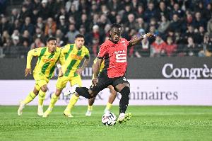 英媒：森林即将2600万镑签雷恩前锋卡里姆恩多，还在谈麦卡蒂