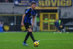 记者：里尔正尝试引进国米后卫帕瓦尔，加拉塔萨雷也对其有意