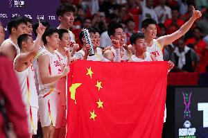 代表作之一！赵睿成为首功之臣 他无愧中国男篮的队长