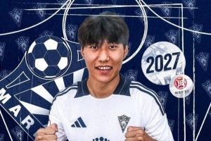 媒体人：杜月徵股四头肌轻微撕裂，预计缺席2-3周