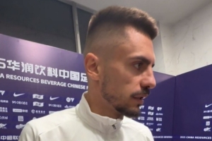 布尔克：中超外援、国内球员水平都非常高，球迷表现让我震惊