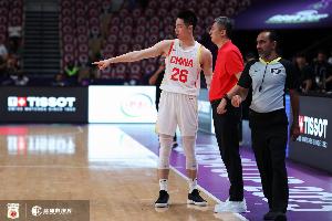 杨毅：中国男篮今天防得太棒了 让新西兰快准的特点打不出来