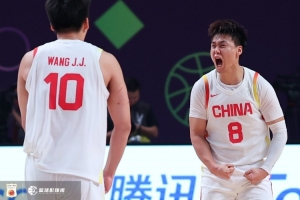 中国男篮闯入亚洲杯决赛！李炎哲：加油兄弟们 继续冲！