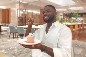 ！奥斯卡中文唱生日歌：祝我生日快乐，云南玉昆足协杯加油