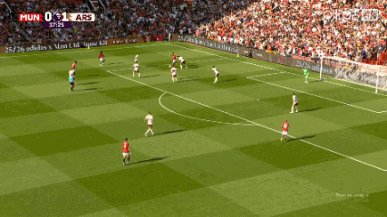 库尼亚精彩转身小角度打门，被拉亚扑出