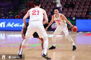 澳主帅：中国男篮战术执行出色&打得很顽强 胡明轩&胡金秋很难防