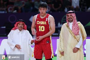 媒体人：后仰金鸡独立成王俊杰招牌动作 亚洲杯对他自信提升巨大