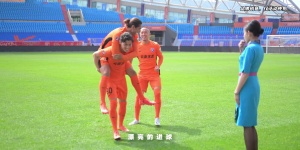 整活儿玉昆球员与昆明航空空乘合拍乘机安全提示创意广告