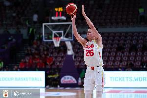 朱俊龙1/4决赛前发言：大家不要计较数据 我场均1分 但努力做贡献