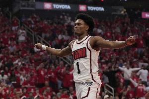 2K26阿门能力值高于：德罗赞 福克斯 兰德尔 里夫斯 马克西 穆雷