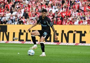 记者：吉达国民接触勒沃库森中场帕拉西奥斯，胜利也咨询交易条件