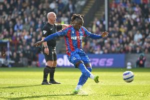 德天空：热刺与水晶宫深入商谈埃泽转会，各方对完成交易感到乐观