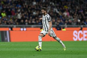 斯基拉：吉达国民3500万欧报价洛卡特利，但球员已决定留队