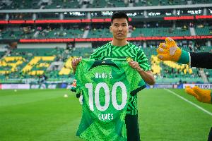 王刚：现在还不是高兴的时候，我们现在第一目标是联赛