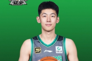 媒体人：张陈治锋的5年新合同起薪超过200万 之后还将逐年递增