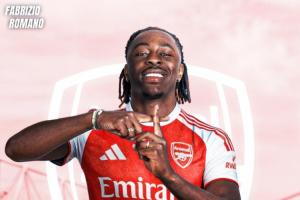 签约在即！罗马诺：埃泽转会所有文件已签署，他可被视作枪手球员