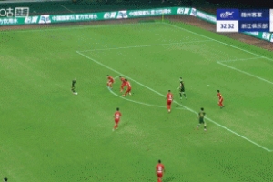 可惜！米特里策手术刀直塞，王钰栋单刀机会被郭全博先一步封出