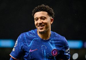 记者：曼联已通知桑乔续约1年条款 经纪人本想等他合同到期挣大钱