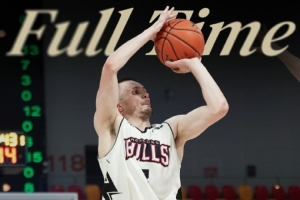 常规赛圆满收官！香港金牛战胜盐南雄狮 半决赛对战石家庄翔蓝