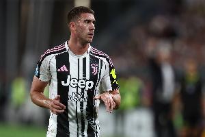 记者：弗拉霍维奇坚持要拿自己应得的1200万欧年薪，今夏转会很难