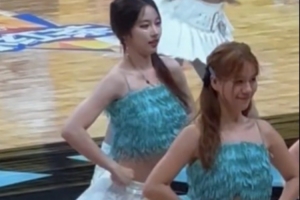 媒体人晒亚洲大学生篮球联赛啦啦队视频：吃瓜过程中别着急上火