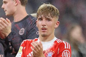 拜仁总监谈小将卡尔：他是个充满自信的出色球员，队友们也接纳他